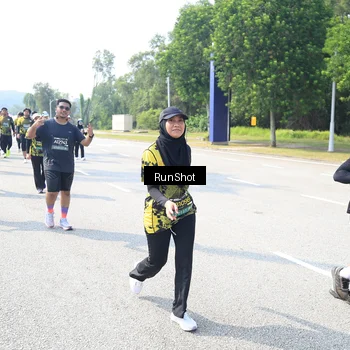 Runner Photo 6943391