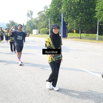 Runner Photo 6943392