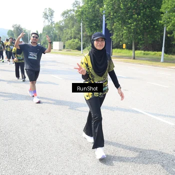 Runner Photo 6943395