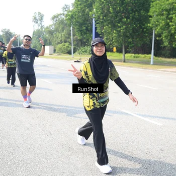 Runner Photo 6943398