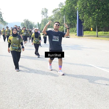 Runner Photo 6943405
