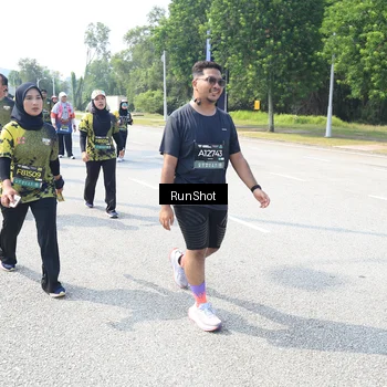 Runner Photo 6943413