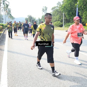 Runner Photo 6943415