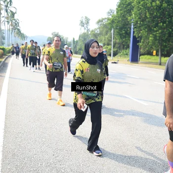 Runner Photo 6943425
