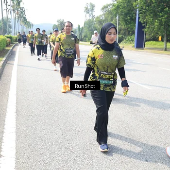 Runner Photo 6943428