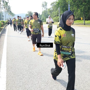 Runner Photo 6943438