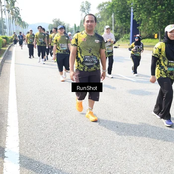 Runner Photo 6943456