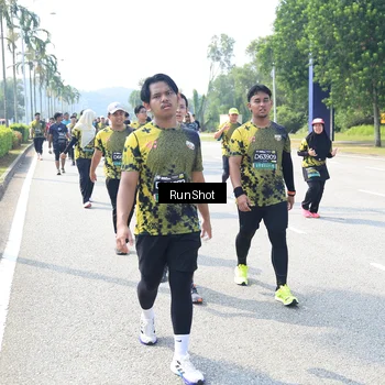 Runner Photo 6943540