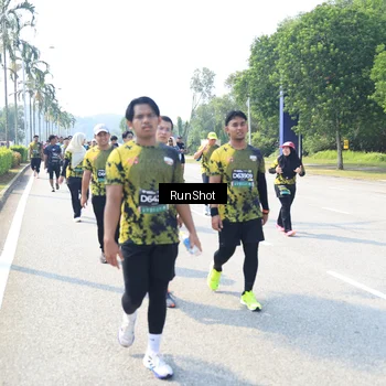 Runner Photo 6943541