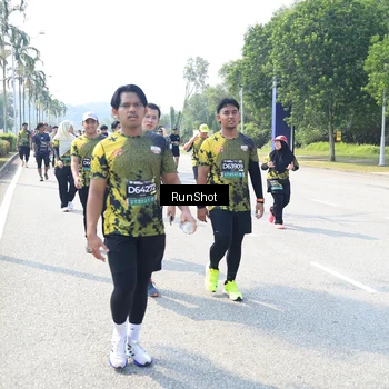 Runner Photo 6943545