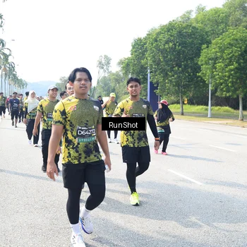 Runner Photo 6943549