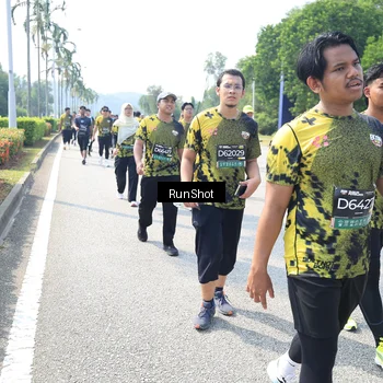 Runner Photo 6943568