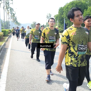 Runner Photo 6943571