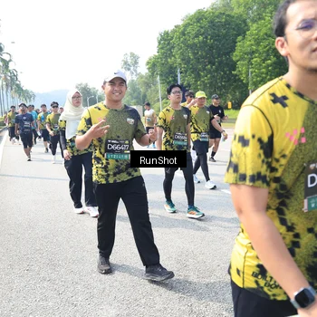 Runner Photo 6943593