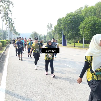 Runner Photo 6943619
