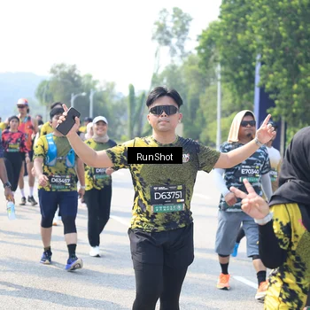 Runner Photo 6943636