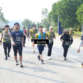 Runner Photo 6943658