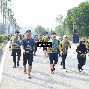 Runner Photo 6943659