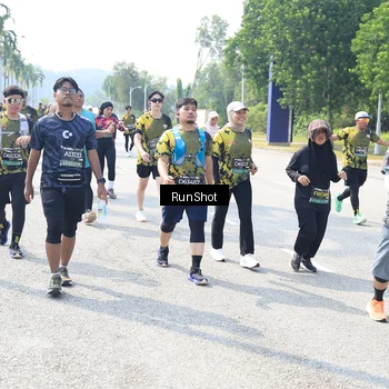 Runner Photo 6943663
