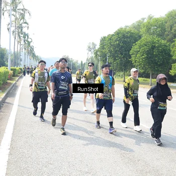Runner Photo 6943683