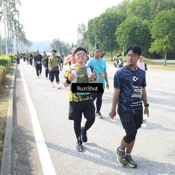 Runner Photo 6943715