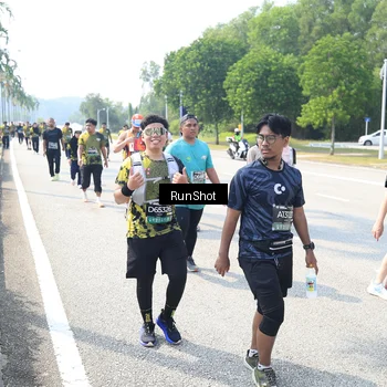 Runner Photo 6943716