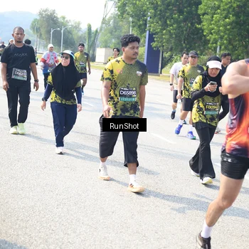Runner Photo 6943735
