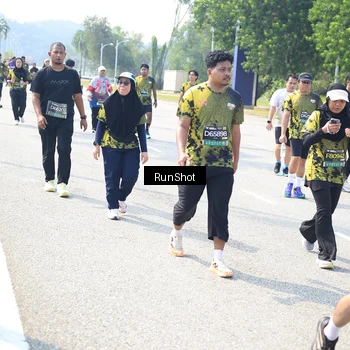 Runner Photo 6943736