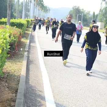 Runner Photo 6943740