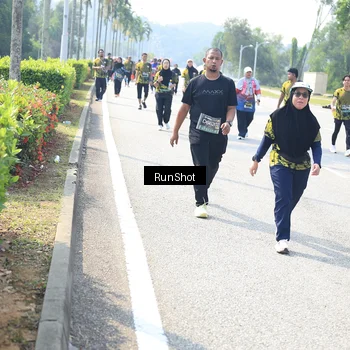 Runner Photo 6943742