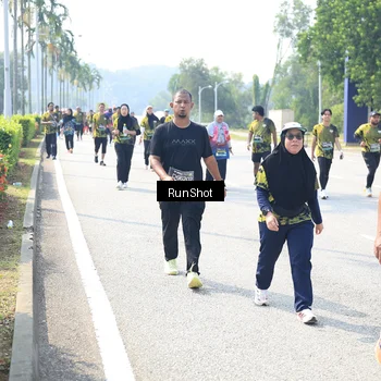 Runner Photo 6943747