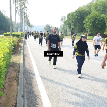 Runner Photo 6943758