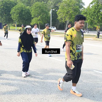 Runner Photo 6943764