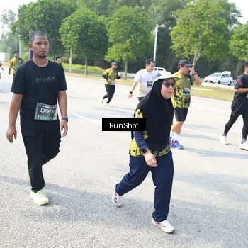 Runner Photo 6943771