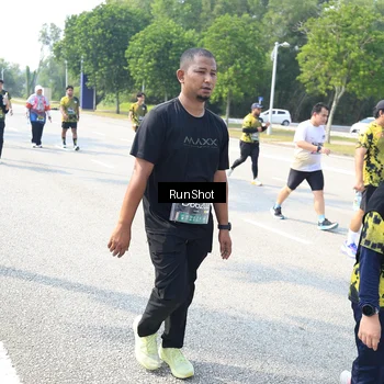 Runner Photo 6943778