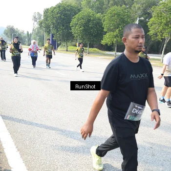 Runner Photo 6943782