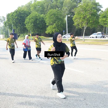 Runner Photo 6943820