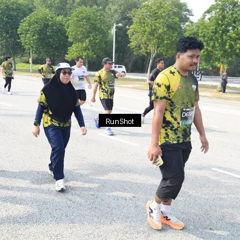 Runner Photo 6943821