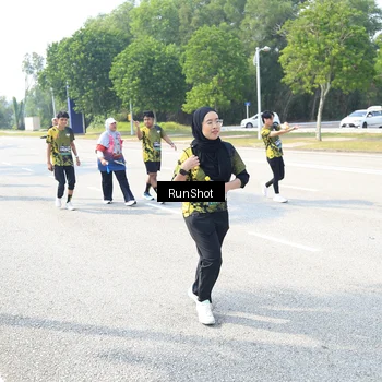 Runner Photo 6943824