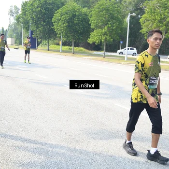 Runner Photo 6943863