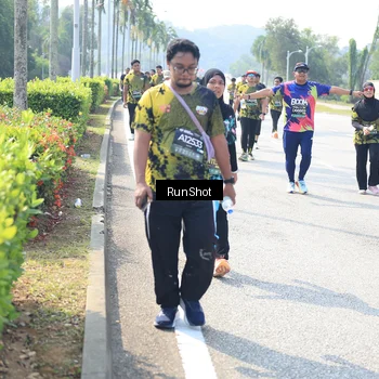 Runner Photo 6943873