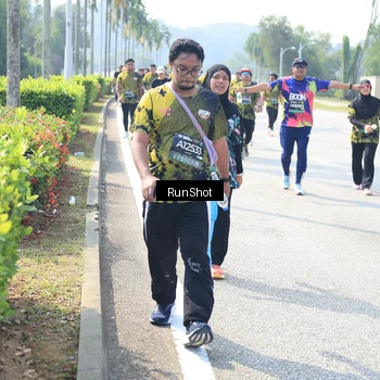 Runner Photo 6943875