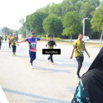 Runner Photo 6943908