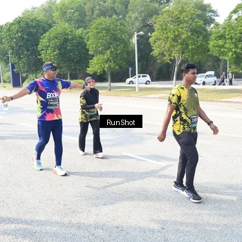 Runner Photo 6943916