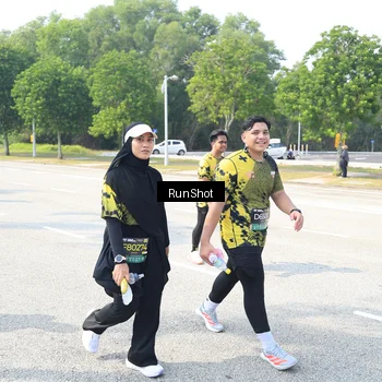 Runner Photo 6943982