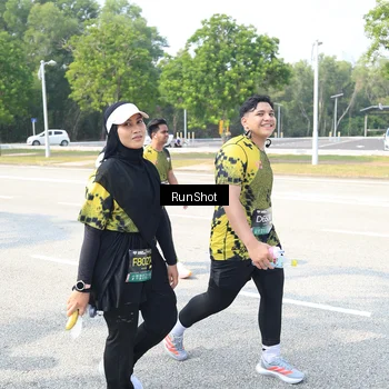 Runner Photo 6943991