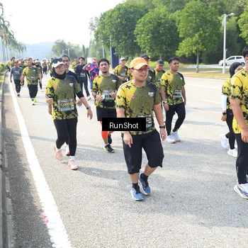 Runner Photo 6944035