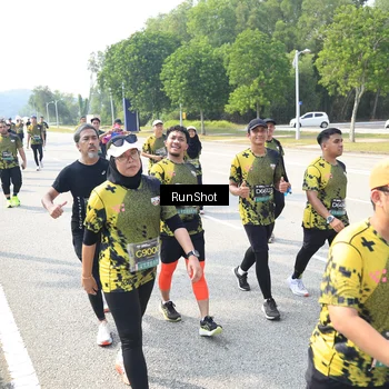 Runner Photo 6944044