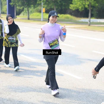 Runner Photo 6944243