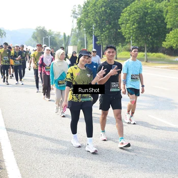 Runner Photo 6944373